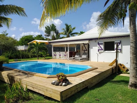 Property building, Swimming pool, Swimming pool