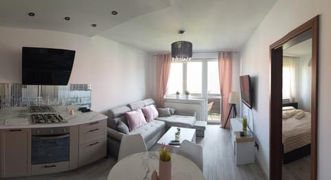 TV and multimedia, Kitchen or kitchenette, Living room