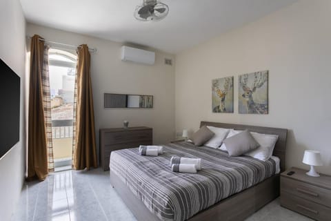 TV and multimedia, Bedroom, air conditioner