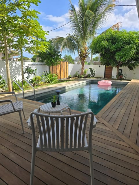 Patio, Day, Natural landscape, Winter, Summer, Garden, Coffee/tea facilities, View (from property/room), Balcony/Terrace, Seating area, Garden view, Garden view, Mountain view, Mountain view, Pool view, Swimming pool, Sunset, internet, internet, internet, sunbed, towels, VIP