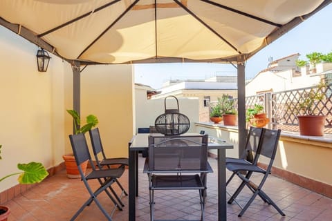 Luxury Penthouse with Terrace by Spanish Steps Apartment in Rome