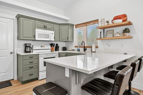 Coffee/tea facilities, kitchen