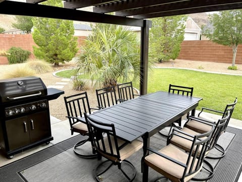 Near Zion 3BR RV Trailer Parking EV Charge House in Toquerville