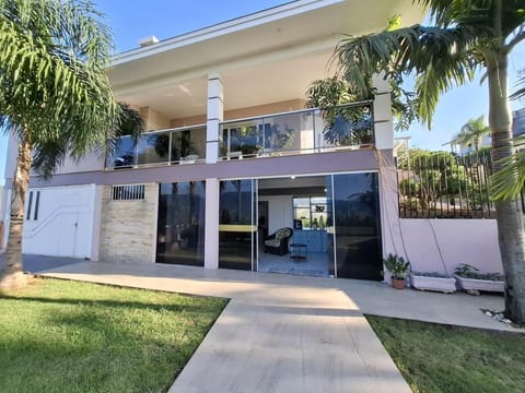 Property building, Patio, Day, Garden