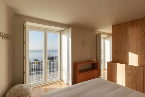 Bed, Natural landscape, Photo of the whole room, Bedroom