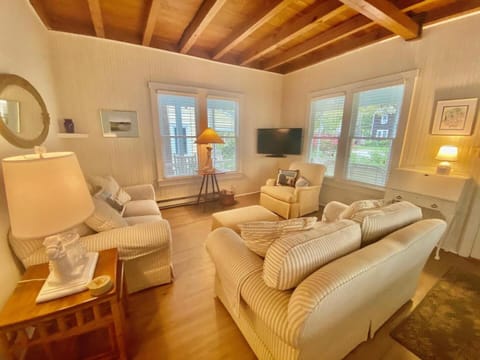 Columbia avenue 26 House in Henlopen Acres