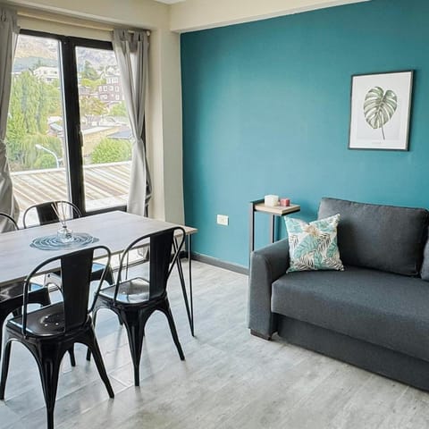 View (from property/room), Living room, Photo of the whole room, Seating area, Dining area