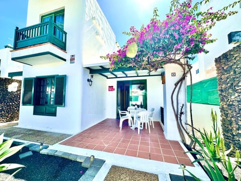 Property building, Facade/entrance, Off site