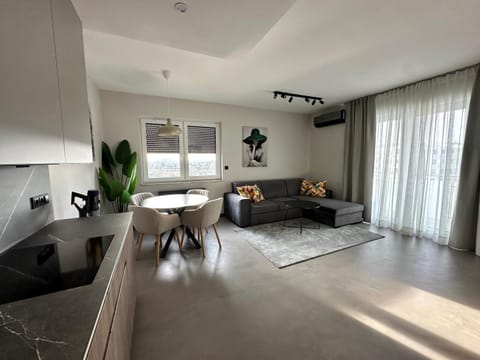 Living room, Photo of the whole room, Seating area, Dining area