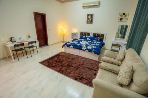 Bed, Photo of the whole room, Seating area, Bedroom