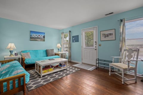 Vast Views - Pet friendly& a shared pool! House in Chincoteague Island