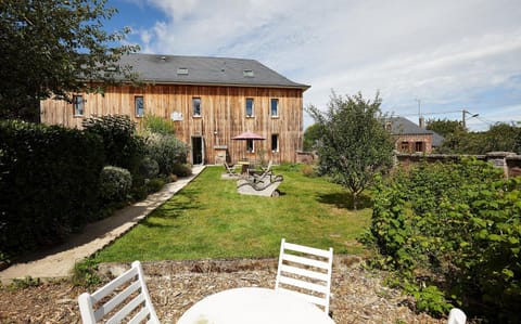 Property building, Spring, Day, Garden, Garden view