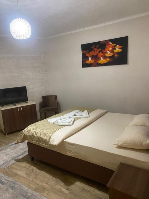 Communal lounge/ TV room, Bed, TV and multimedia, Bedroom, towels