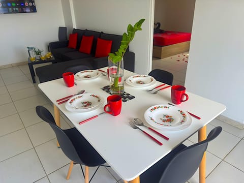 Seating area, Dining area