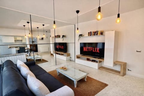 TV and multimedia, Seating area