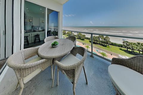 Balcony/Terrace, Seating area, Beach, Sea view, furniture