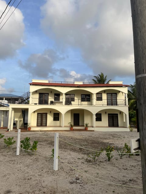 Paradise Inn Placencia Apartment in Placencia