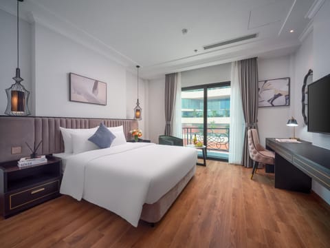 Bed, TV and multimedia, View (from property/room), Photo of the whole room, Bedroom