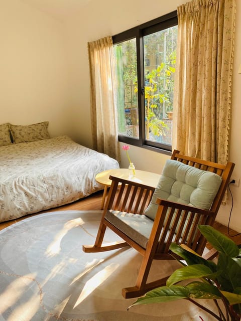 Seating area, Bedroom
