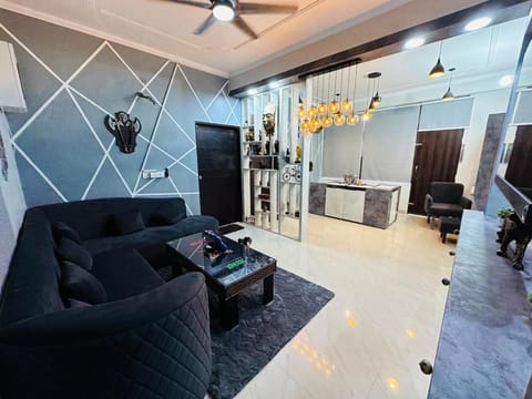 Communal lounge/ TV room, TV and multimedia, Living room, Seating area