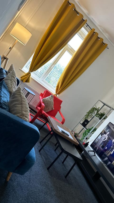 The Ol-Mumps Cozy Corner Apartment in Oldham