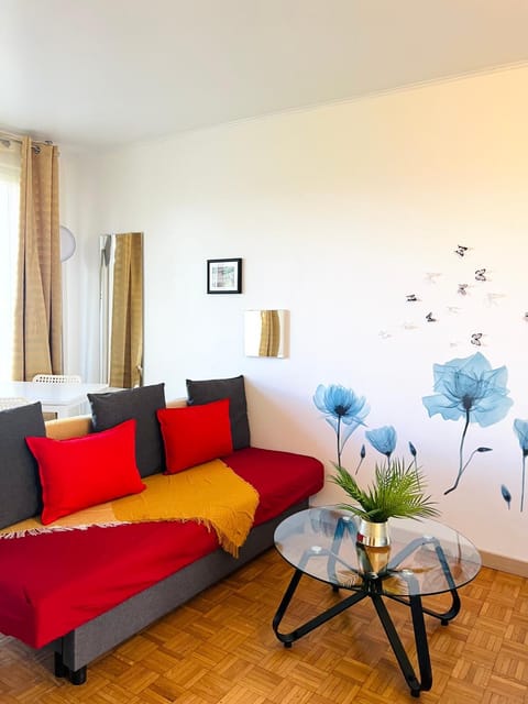 Rosny Sous Bois très charmant l'appartement en plein centre ville et verdure Apartment in Île-de-France