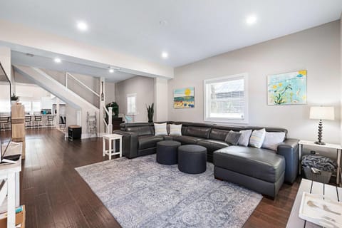 Sanford Splash l Pool l Dogs OK l Walk to DNTN House in Saint Augustine