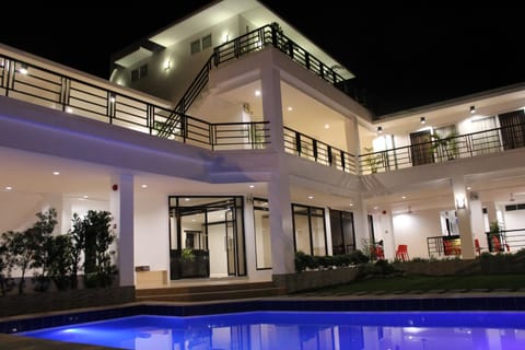Property building, Swimming pool, Swimming pool