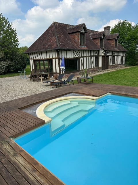 Longère normande avec piscine et jardin House in Normandy