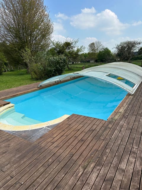 Longère normande avec piscine et jardin House in Normandy