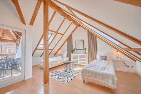 Bed, Photo of the whole room, Seating area, Bedroom