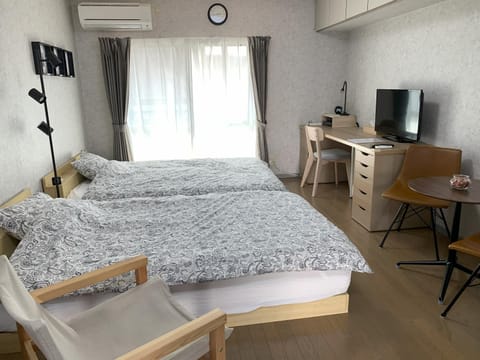 Bed, TV and multimedia, Photo of the whole room, Bedroom, air conditioner