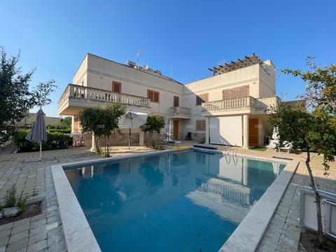 Property building, Pool view