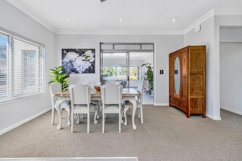 Self-Catering Winelands Views Apartment Stellenbosch Apartment in Stellenbosch