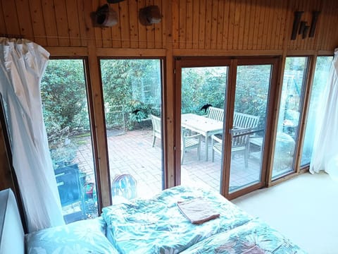 Großes Zimmer mit eigener Terrasse Vacation rental in Hamburg