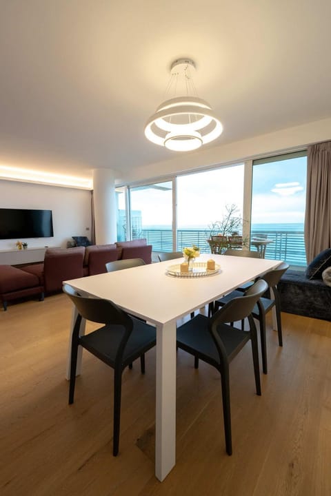 TV and multimedia, Living room, Dining area, Sea view