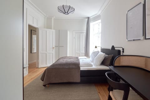 Bed, Photo of the whole room, Bedroom, wardrobe