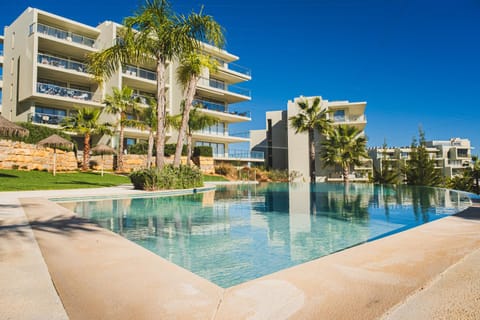 Property building, Day, Pool view, Swimming pool