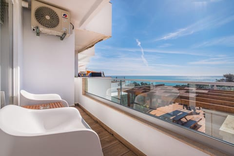 View (from property/room), Balcony/Terrace, Sea view