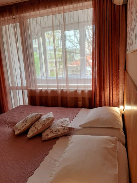 Private Rooms Valis Bed and Breakfast in Varna