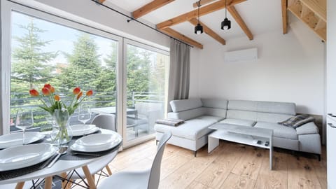 View (from property/room), Living room, Seating area, Dining area