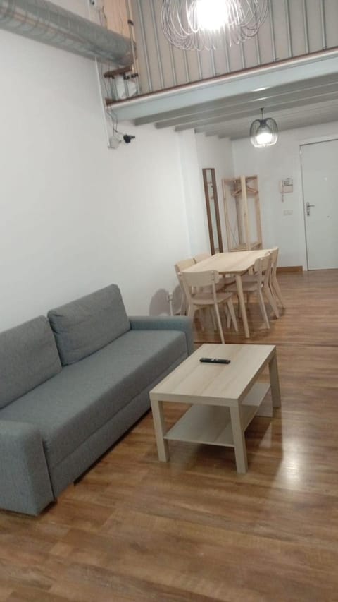 SA 15min downtown Barcelona, 5min Metro, Beach nearby Apartment in Badalona