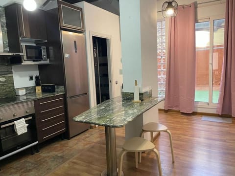 SA 15min downtown Barcelona, 5min Metro, Beach nearby Apartment in Badalona