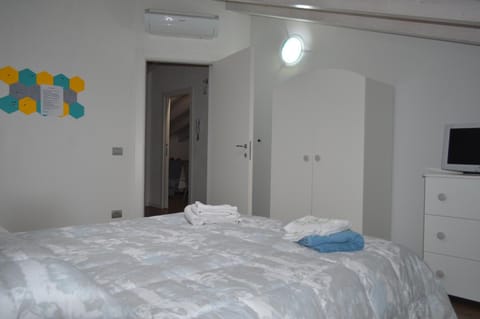 Bedroom, wardrobe