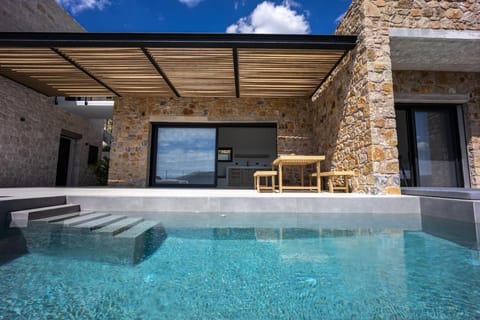 Patio, Day, Pool view, Swimming pool, sunbed