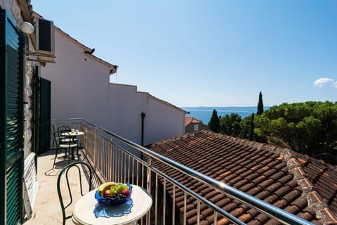 Day, View (from property/room), Balcony/Terrace, Seating area, Sea view