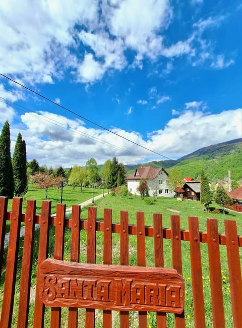 Nearby landmark, Spring, Day, Natural landscape, Mountain view