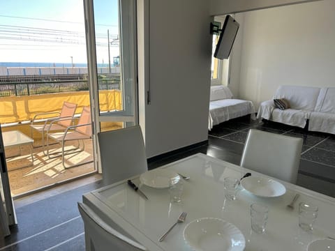 Balcony/Terrace, Living room, Seating area, Dining area