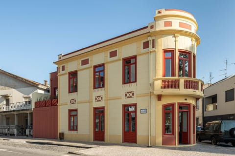 Property building, Location