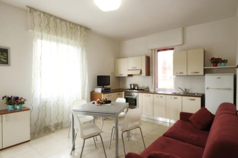 Kitchen or kitchenette, Living room, Dining area